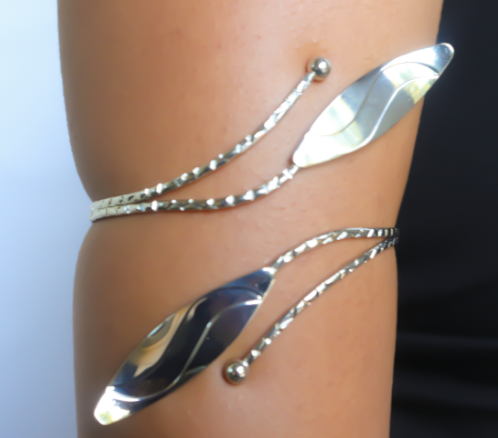 GODDESS ARM CUFF - SILVER